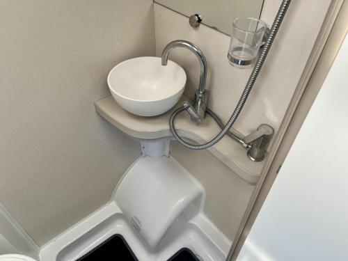 Elddis Majestic 135 3 Berth Low Profile Motorhome pe21-hfu-24-04-2025 (5)