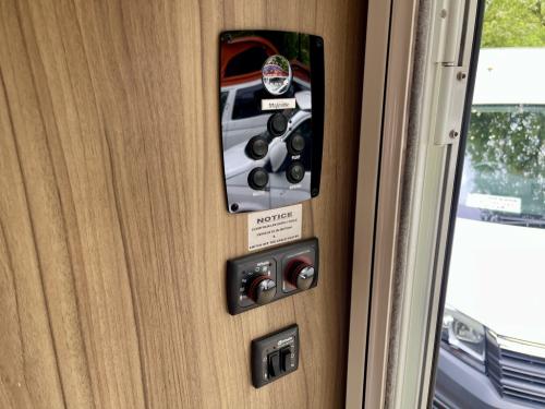 Elddis Majestic 155 4 Berth Low Profile Motorhome hx65-aaj-10-05-2026 (6)