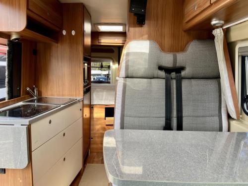Globecar Globescout 3 Berth Coachbuilt Campervan fx13 aof-09-04-2026 (3)