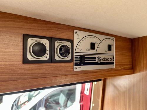 Globecar Globescout 3 Berth Coachbuilt Campervan fx13 aof-09-04-2026 (4)