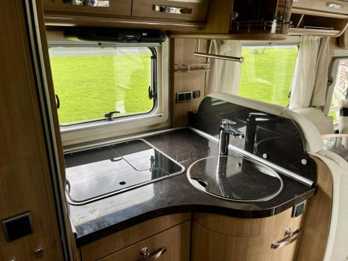 Hymer B680 Starline 4 Berth Motorhome DY15 CXF 26-06-2024 (8)