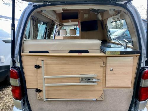 Mandale Compact 2 Berth Hi Top Coachbuilt Campervan YC09 NXA (3)
