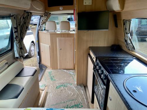 Mandale Compact 2 Berth Hi Top Coachbuilt Campervan YC09 NXA (4)