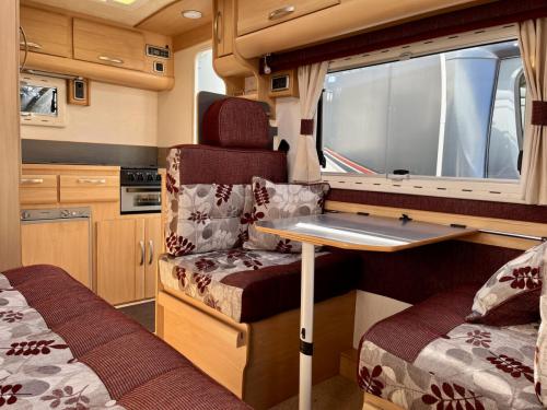 Nu Venture Nu Rio 2 Berth Coachbuilt Campervan bu62 xny (6)