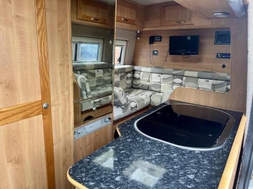 Renault Master 2 Berth Campervan hn55-ewl-08-10-2025 (11)