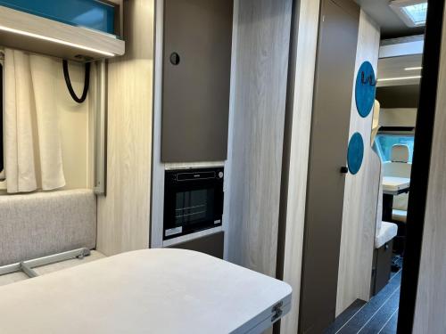 Rimor Kilig 77 Plus 5 Berth Low Profile Motorhome r25804-03-09-2025 (12)