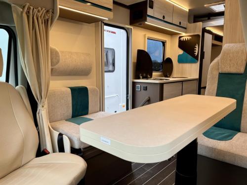 Rimor Kilig 77 Plus 5 Berth Low Profile Motorhome r25804-03-09-2025 (15)