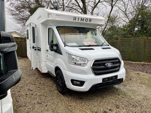 Rimor Kilig 77 Plus 5 Berth Low Profile Motorhome r25804-03-09-2025 (17)