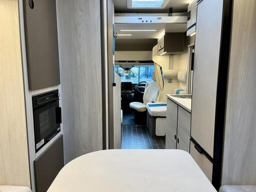 Rimor Kilig 77 Plus 5 Berth Low Profile Motorhome r25804-03-09-2025 (4)