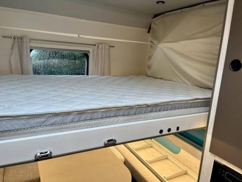 Rimor Kilig 77 Plus 5 Berth Low Profile Motorhome r25804-03-09-2025 (7)