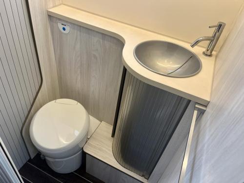 Rimor Kilig 95 Plus 5 Berth Low Profile Motorhome 27-05-2025 (7)