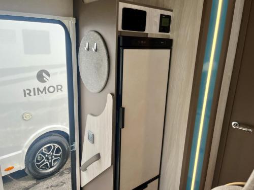 Rimor Kilig 95 Plus 5 Berth Low Profile Motorhome r75931-02-09-2025 (9)