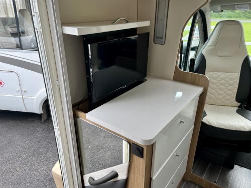 Roller Team Auto Roller 747 6 Berth Low Profile Motorhome gn20 bhj 21-05-2024 (10)