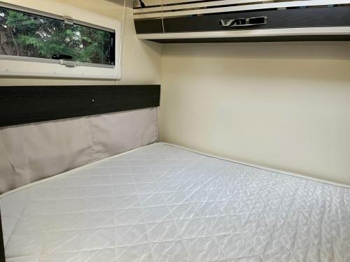 Roller Team Zefiro 665 4 Berth Coachbuilt Motorhome 06-01-2026-mf24 eyb (12)