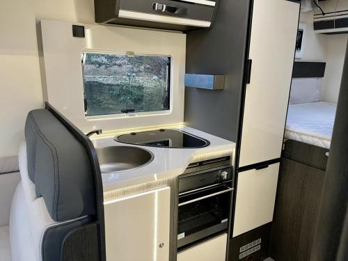 Roller Team Zefiro 665 4 Berth Coachbuilt Motorhome 06-01-2026-mf24 eyb (8)