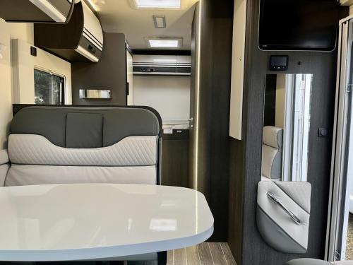 Roller Team Zefiro 665 4 Berth Coachbuilt Motorhome 06-01-2026-mf24 eyb (9)