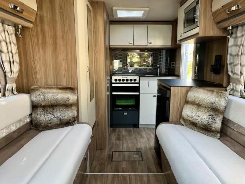 Swift Bolero 612 2 Berth Low Profile Motorhome nx66 dky 01-05-2025 (4)