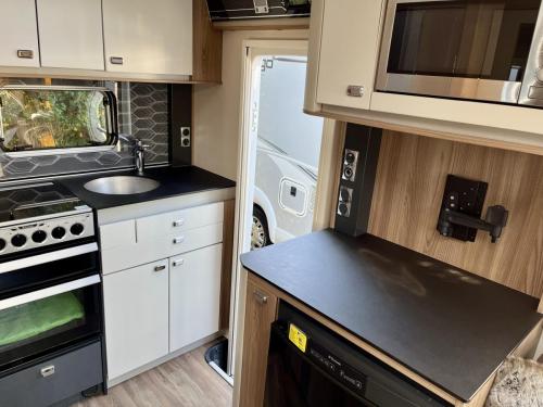 Swift Bolero 612 2 Berth Low Profile Motorhome nx66 dky 01-05-2025 (6)