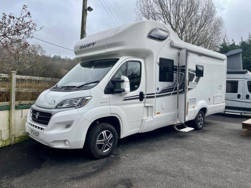 Swift Escape 494 4 Berth Coachbuilt Motorhome dt21-kcf-06-03-2026 (14)