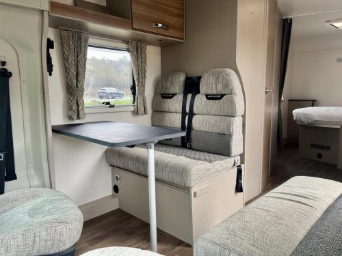 Swift Escape 494 4 Berth Coachbuilt Motorhome dt21-kcf-06-03-2026 (9)