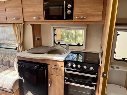 Swift Lifestyle 2 2 Berth Touring Caravan 30-04-2025 (5)