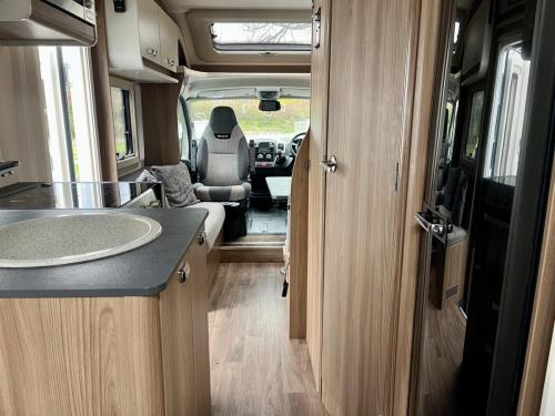 Swift Spirit 694 4 Berth Low Profile Motorhome hg19-yah-27-11-2025 (4)