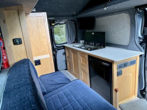 Vauxhall Vivaro 4 Berth Pop Top Campervan dy16 wfu 17-06-2025 (10)