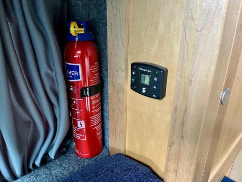 Vauxhall Vivaro 4 Berth Pop Top Campervan dy16 wfu 17-06-2025 (5)