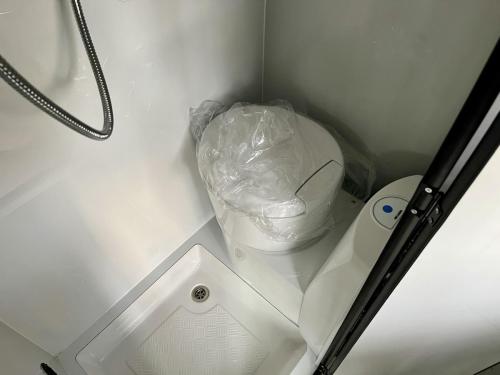 Volkswagen Crafter 3 Berth Campervan rv70-nup-02-02-2026 (8)