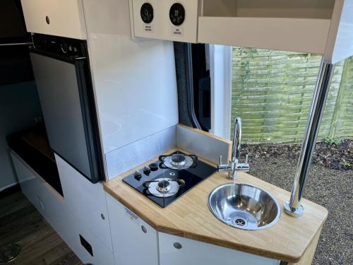 Volkswagen Crafter MWB 4 Berth Campervan gf70-vll 02-02-2026 (10)