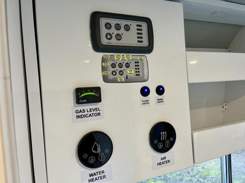 Volkswagen Crafter MWB 4 Berth Campervan gf70-vll 02-02-2026 (11)