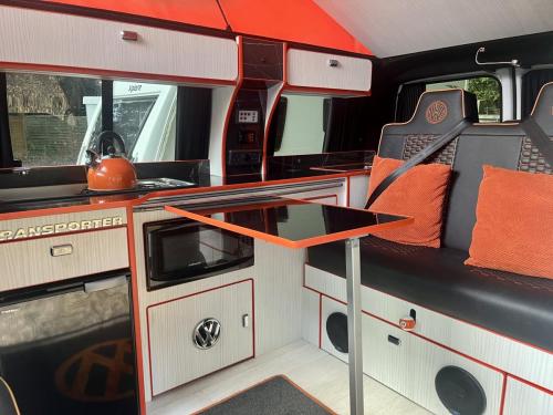 Volkswagen Transporter T.6 SWB T28 4 Berth Pop Top Campervan gj68-lkk-06-07-2025 (12)