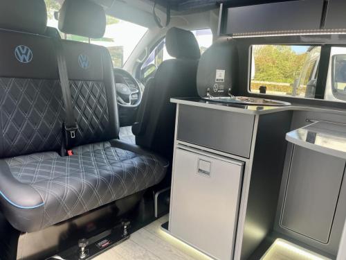 Volkswagen Transporter T6.1 LWB T28 4 Berth Pop Top Campervan YR72 OCE 02-09-2025 (11)