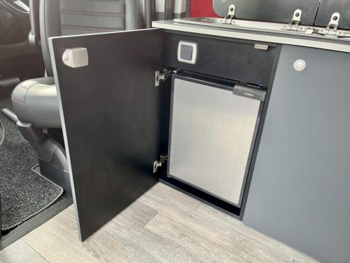 Volkswagen Transporter T6.1 SWB T28 4 Berth Pop Top Campervan nx24buv 12-09-2025 (8)