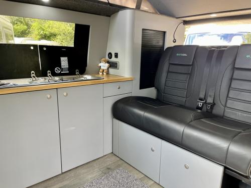 Volkswagen Transporter T6.1 SWB T28 4 Berth Pop Top Campervan yj23-flz-20-05-2026 (2)