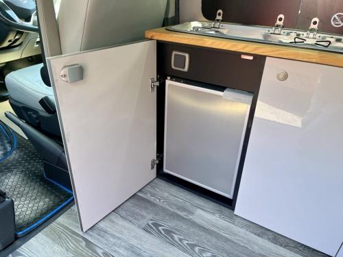Volkswagen Transporter T6.1 SWB T28 4 Berth Pop Top yj23-fyp-10-05-2026 (11)