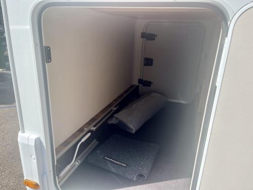 Weinsberg CaraCompact 600 MEG 2 Berth Low Profile Motorhome w01889-04-07-2025 (5)
