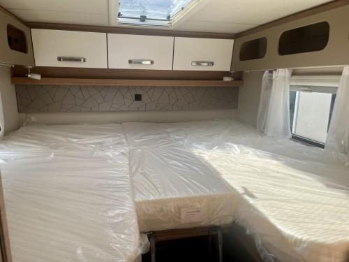Weinsberg CaraCompact 600 MEG 2 Berth Low Profile Motorhome w01889-04-07-2025 (8)