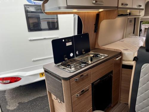 Weinsberg Carabus Edition Fire 540 MQ 3 Berth Coachbuilt Campervan w13192-04-06-2025 (2)