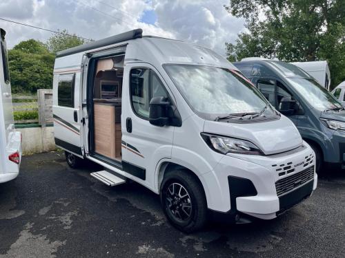 Weinsberg Carabus Edition Fire 540 MQ 3 Berth Coachbuilt Campervan w13192-04-06-2025 (4)