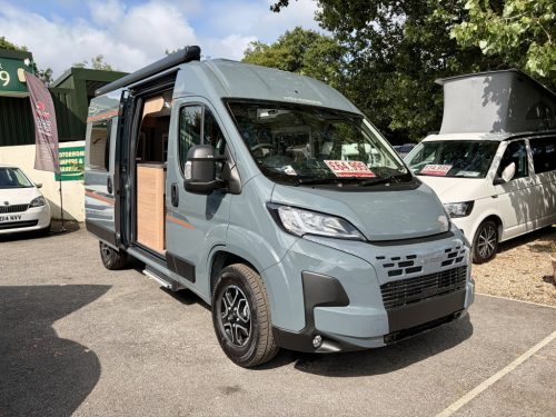 Weinsberg Carabus Edition Fire 540 MQ 3 Berth Coachbuilt Campervan w80655-22-07-2026 (12)