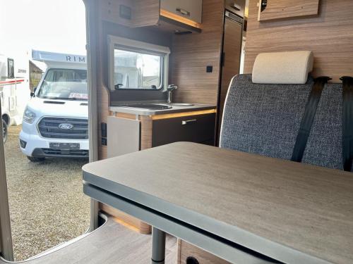 Weinsberg Carasuite 650 MEG 4 Berth Low Profile Motorhome w10447-13-03-2026 (13)