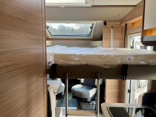 Weinsberg Carasuite 650 MEG 4 Berth Low Profile Motorhome w10447-13-03-2026 (6)