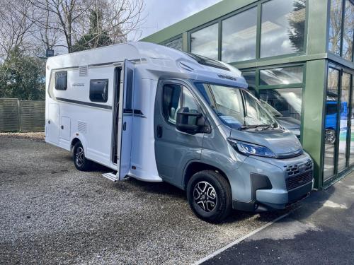 Weinsberg Carasuite 650 MEG 4 Berth Low Profile Motorhome w10447-13-03-2026 (7)