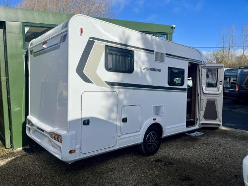 Weinsberg Carasuite 650 MEG 4 Berth Low Profile Motorhome w10447-13-03-2026 (9)
