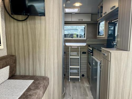 moto-trek-xplora-fdb-2-berth-low-profile-motorhome yj73 eao 24-04-2025 (10)