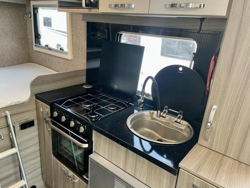 moto-trek-xplora-fdb-2-berth-low-profile-motorhome yj73 eao 24-04-2025 (11)