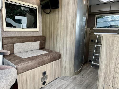 moto-trek-xplora-fdb-2-berth-low-profile-motorhome yj73 eao 24-04-2025 (3)