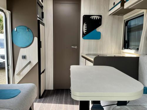 rimor-kilig-66-plus-4-berth-low-profile-motorhome r02000 29-04-2025 (1)