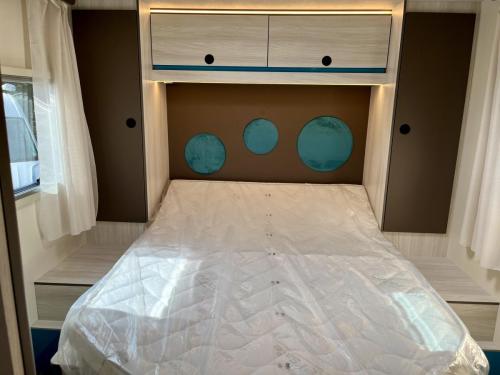 rimor-kilig-66-plus-4-berth-low-profile-motorhome r02000 29-04-2025 (5)